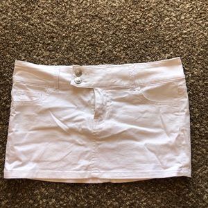 White H&M mini low rise skirt